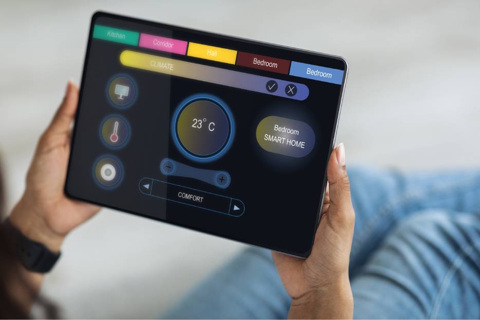 
La innovación en casas inteligentes en climas tropicales está en integrar domótica, sostenibilidad y confort pese a las condiciones.