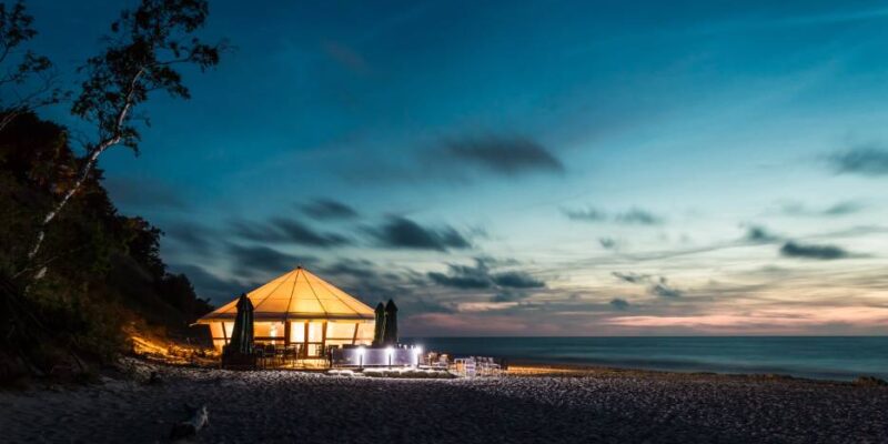 Casas inteligentes en climas tropicales requieren materiales resistentes, eficiencia energética y sistemas que soporten humedad y calor.