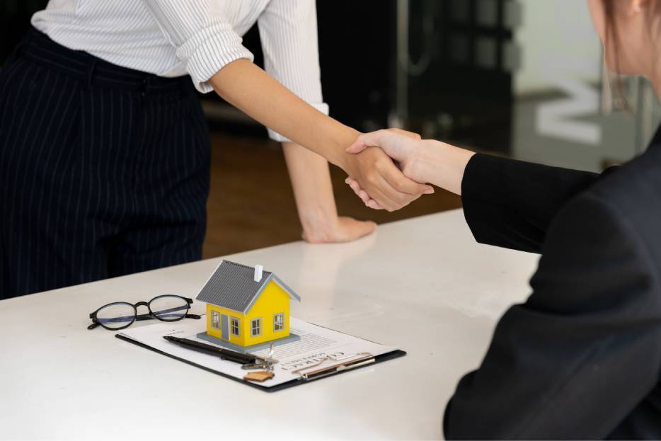 Trabajar con una agencia inmobiliaria certificada asegura confianza, cumplimiento normativo y protección real para tu patrimonio.