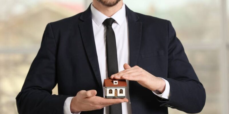 Una agencia inmobiliaria certificada protege tu inversión con experiencia, contratos claros y cumplimiento legal en todo proceso.