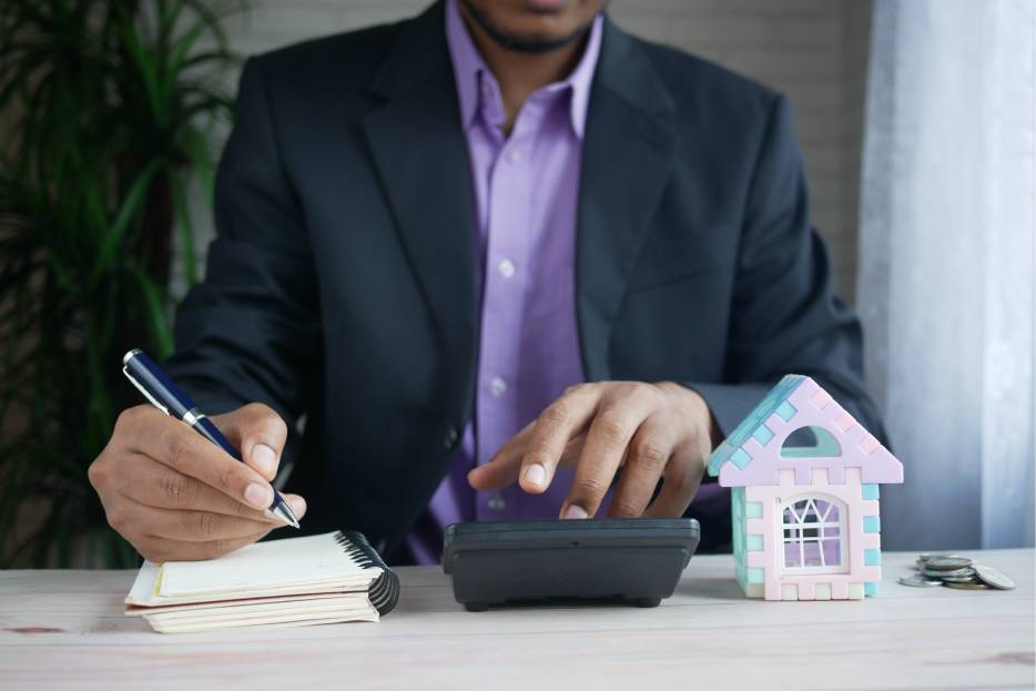 La estabilidad del patrimonio inmobiliario depende de su correcta gestión, protección legal y evaluación constante de riesgos.