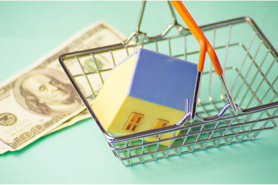 Analizar el mercado inmobiliario ayuda a evaluar plusvalía, demanda y crecimiento antes de invertir en una propiedad.